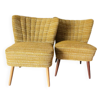 Paire de fauteuils cocktail en tissu brun clair