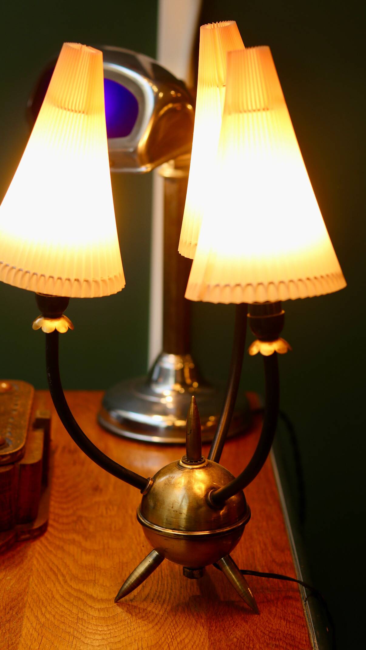 Table lamp from the early 1950s, brass sphere with spikes.