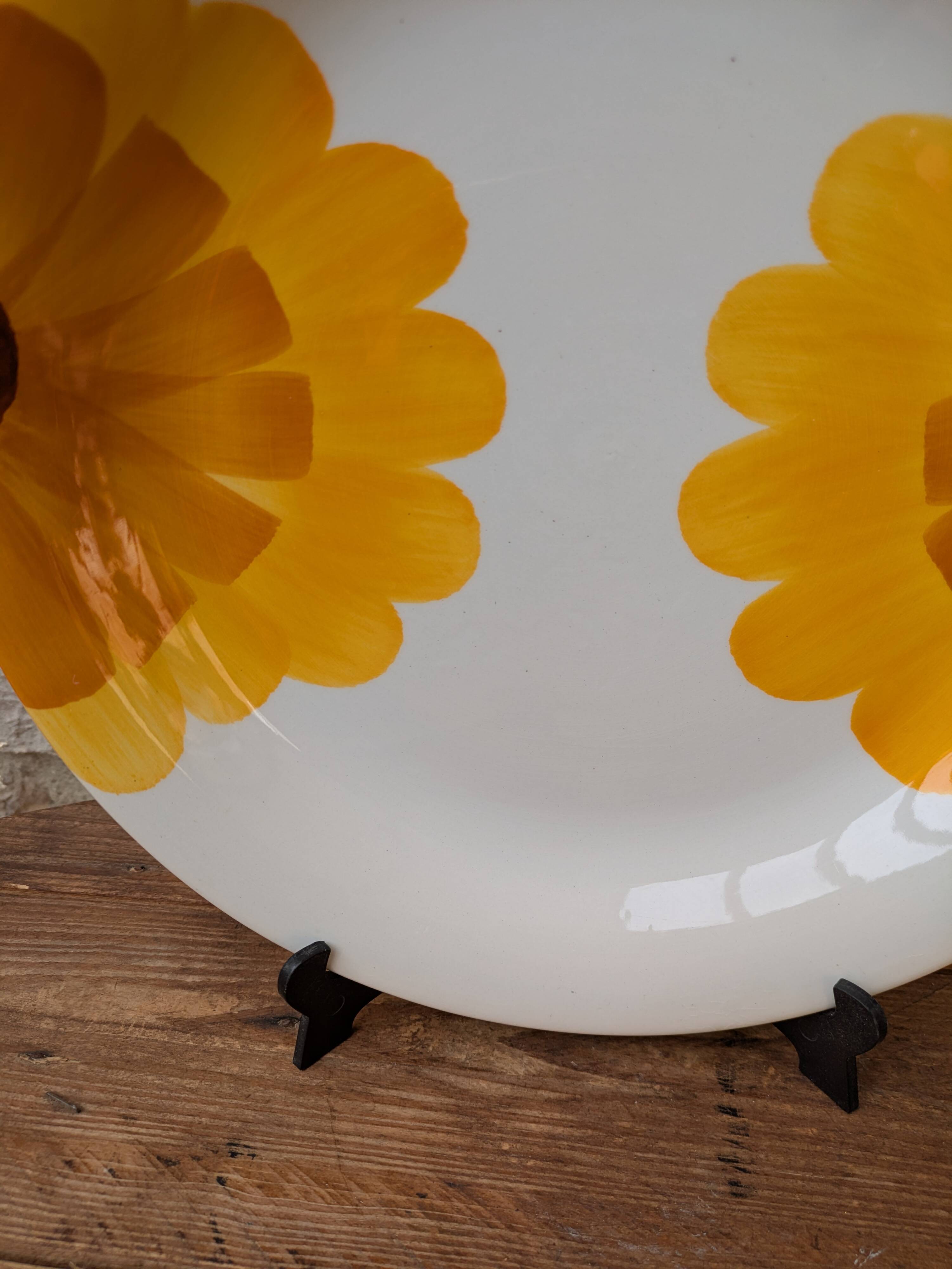 Vintage round serving dish with yellow flowers, Ironstone, 1970s, Italy.