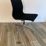 Charles & Ray Eames swivel chair mod EA106 Herman miller