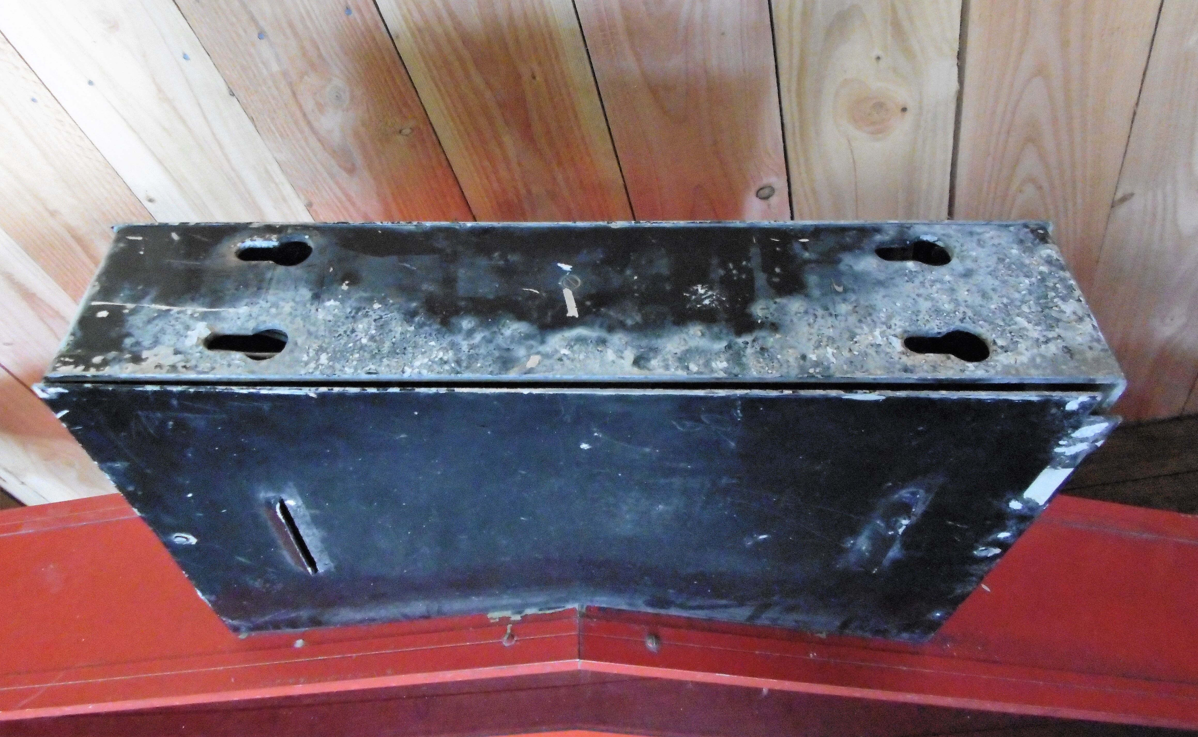 Light tobacco carrot sign