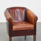 Correctly finished sheep leather club chair