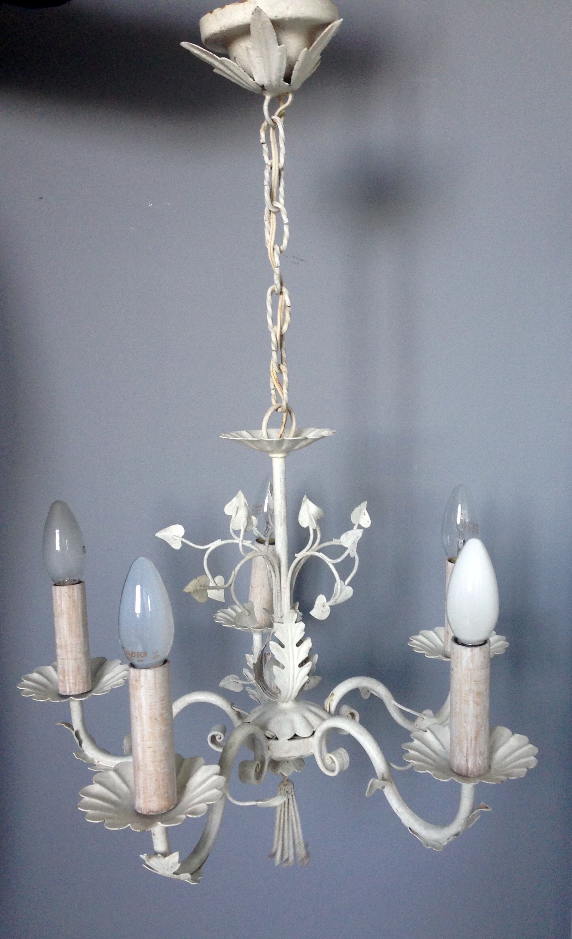 Acanthus and Ivy chandelier