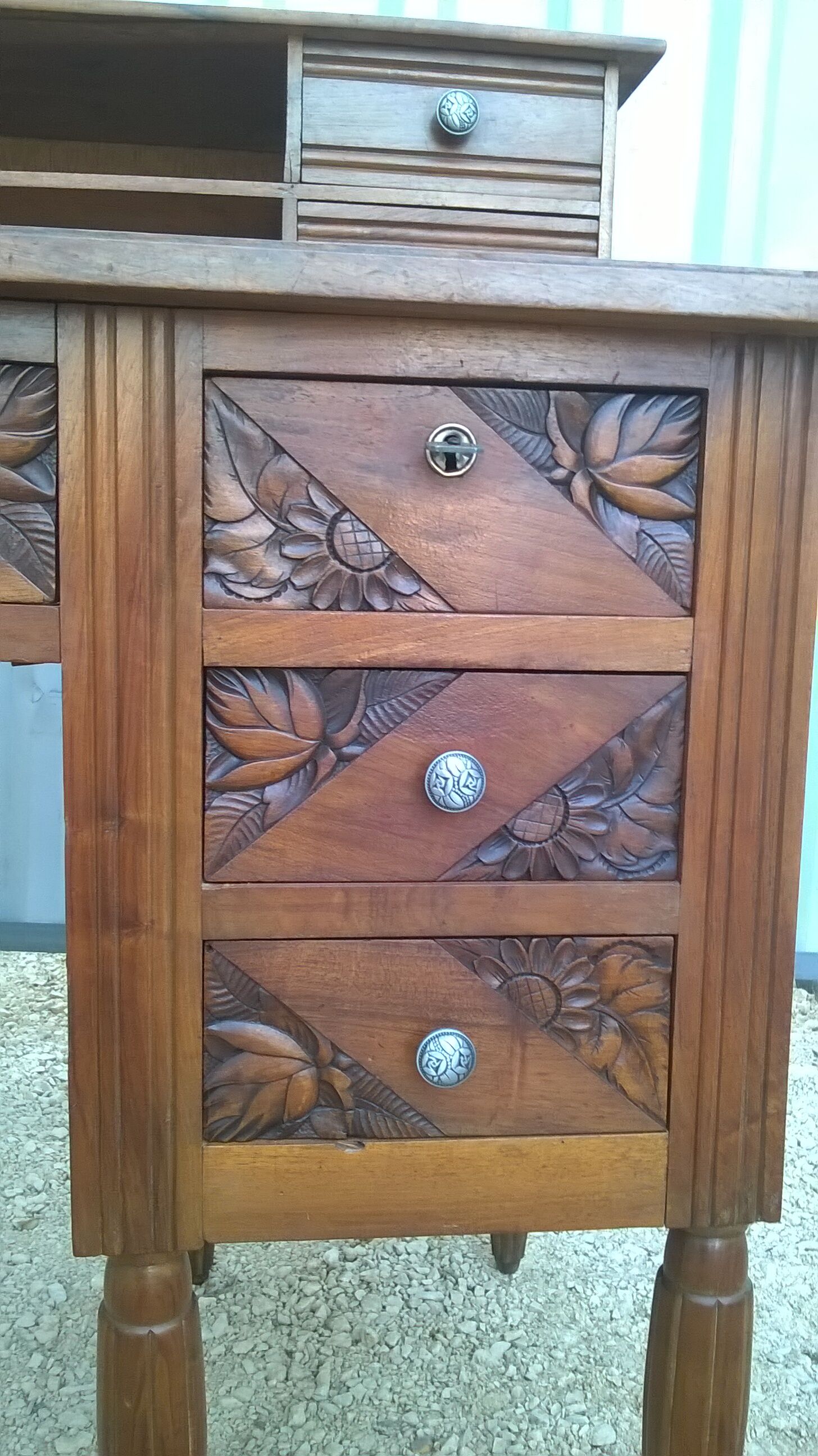Art deco stepped office