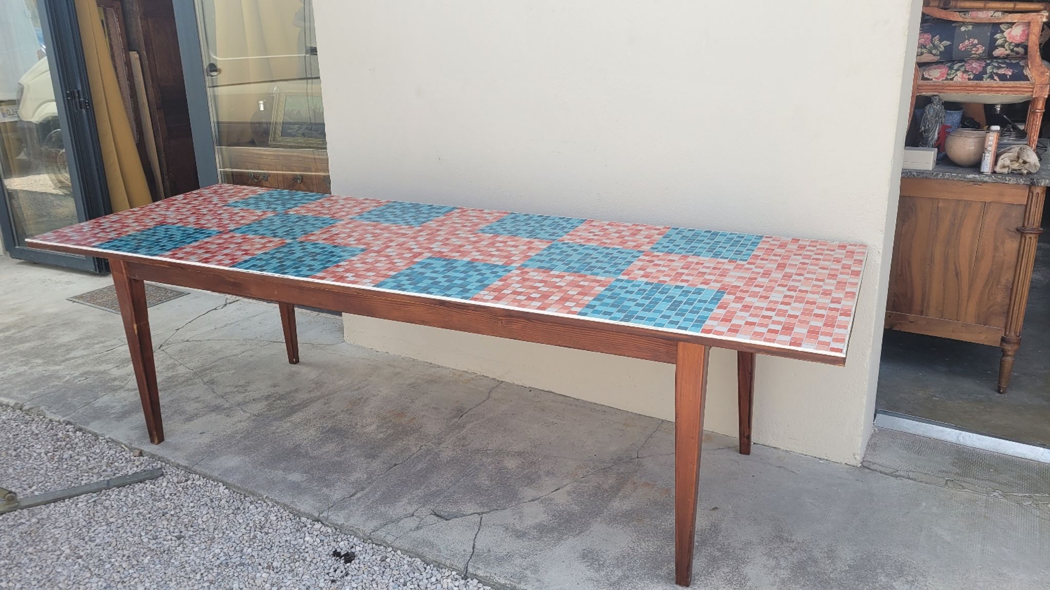 Old farmhouse table with mosaic top and tapered legs - 2m64
