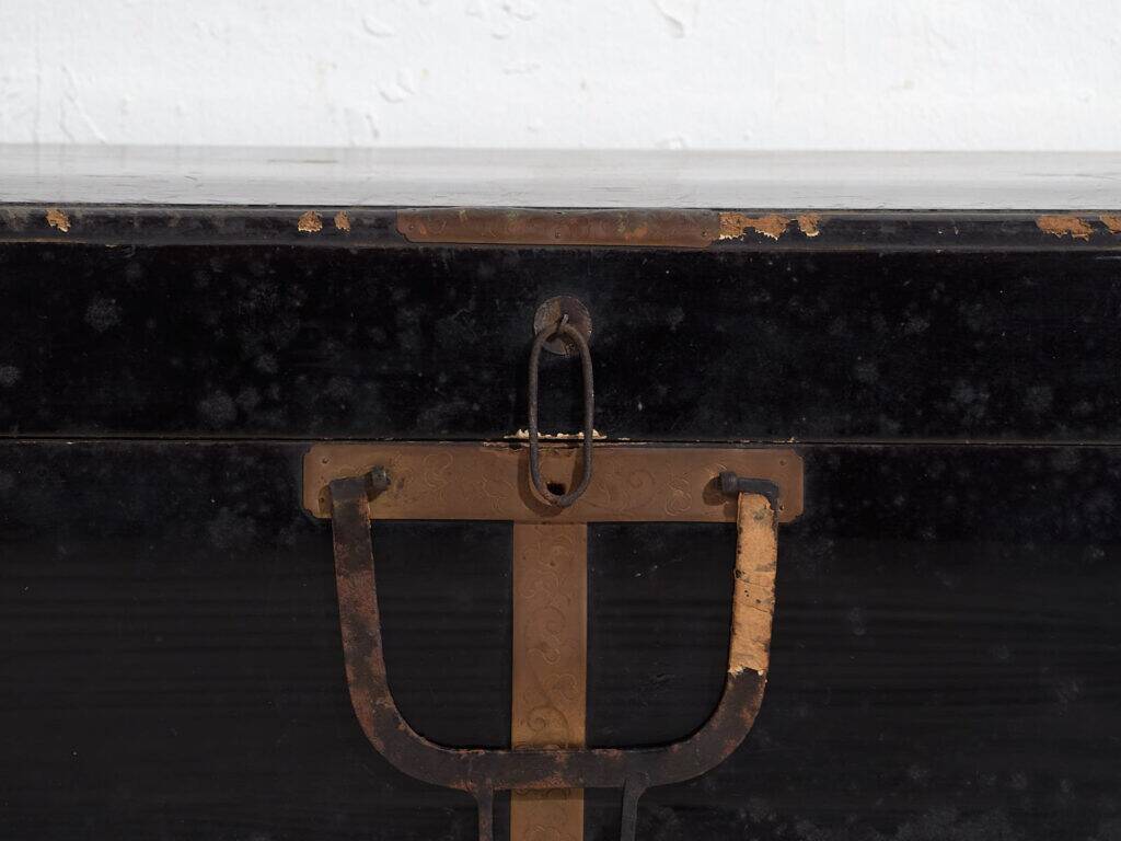 Antique Japanese chest in dark colour – Meiji / Taishō period (c.1868-1926) #13