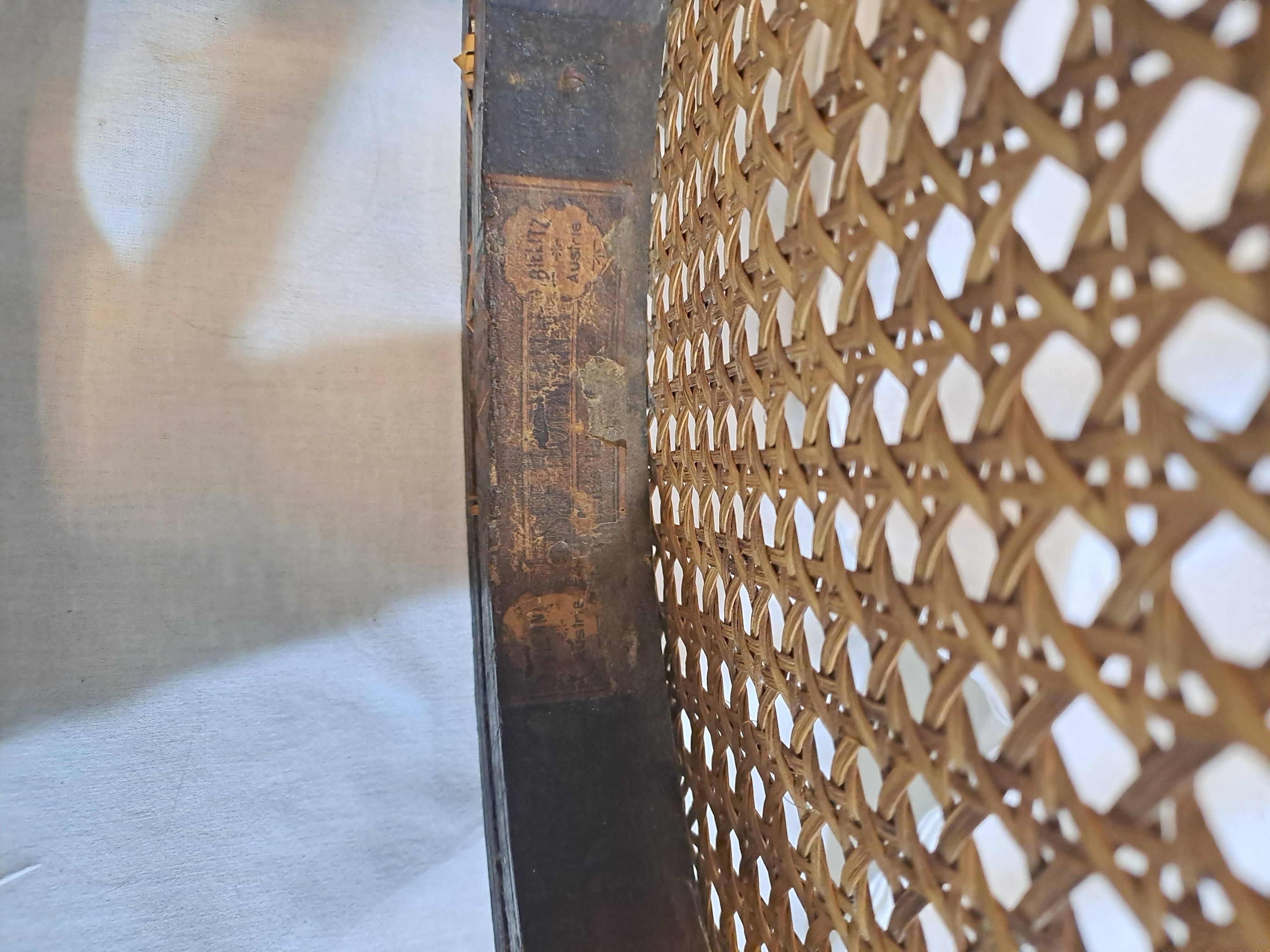 Thonet chair (manufactured by Josef Hofmann)