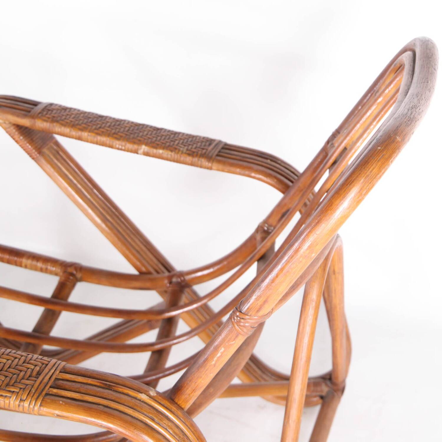 Rattan lounge chair