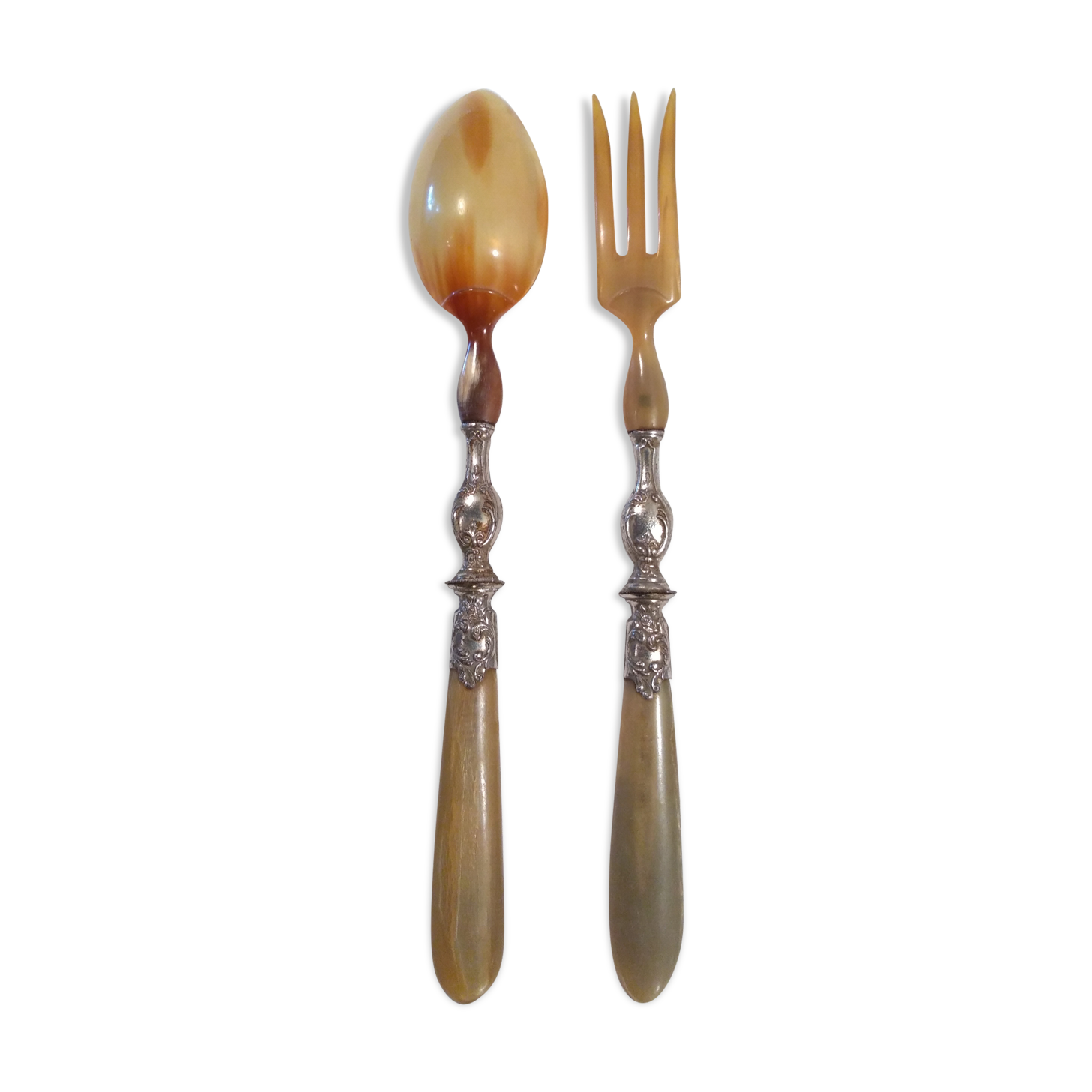 Horned salad cutlery