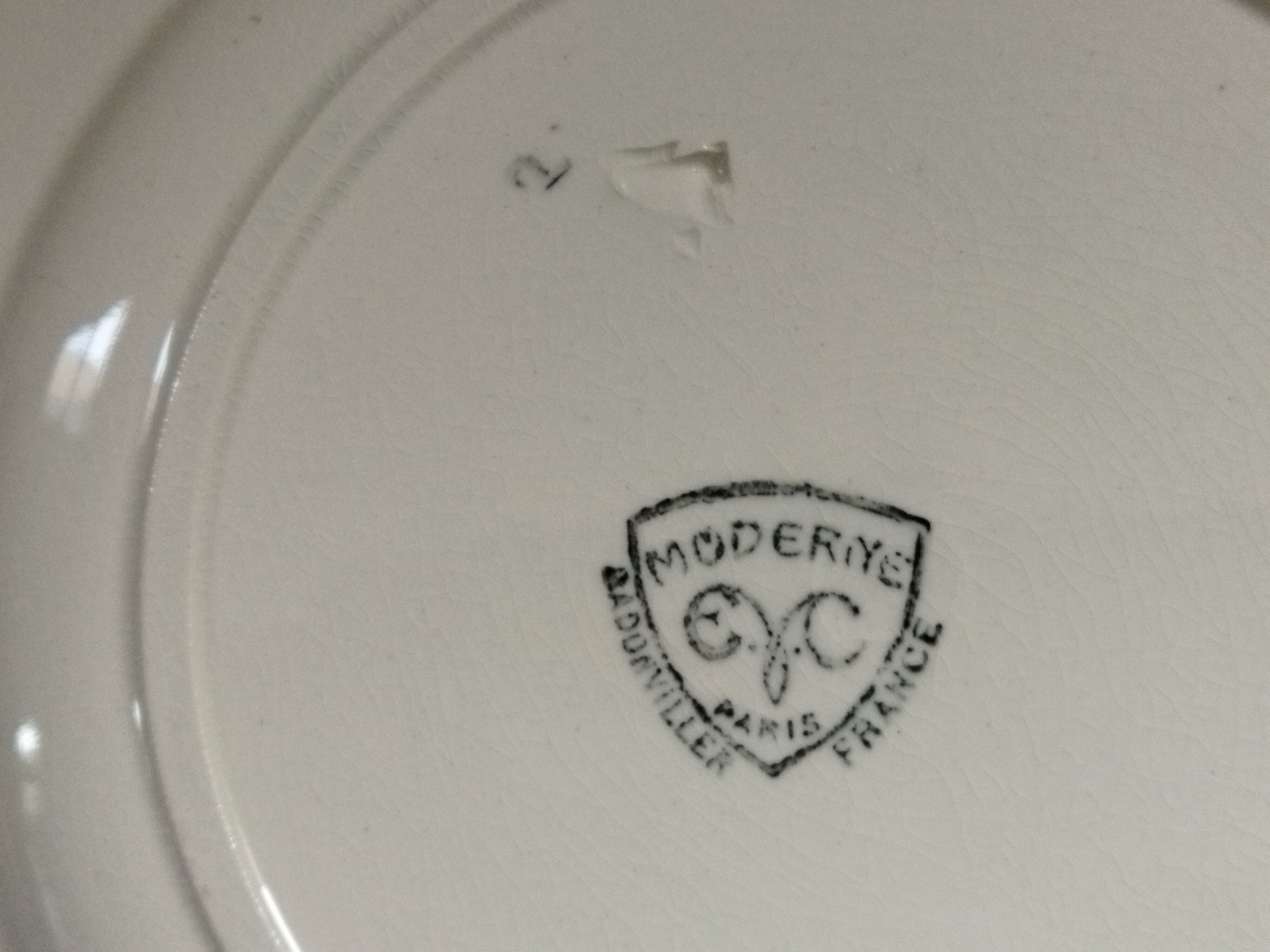 8 Badonviller “Modern” plates