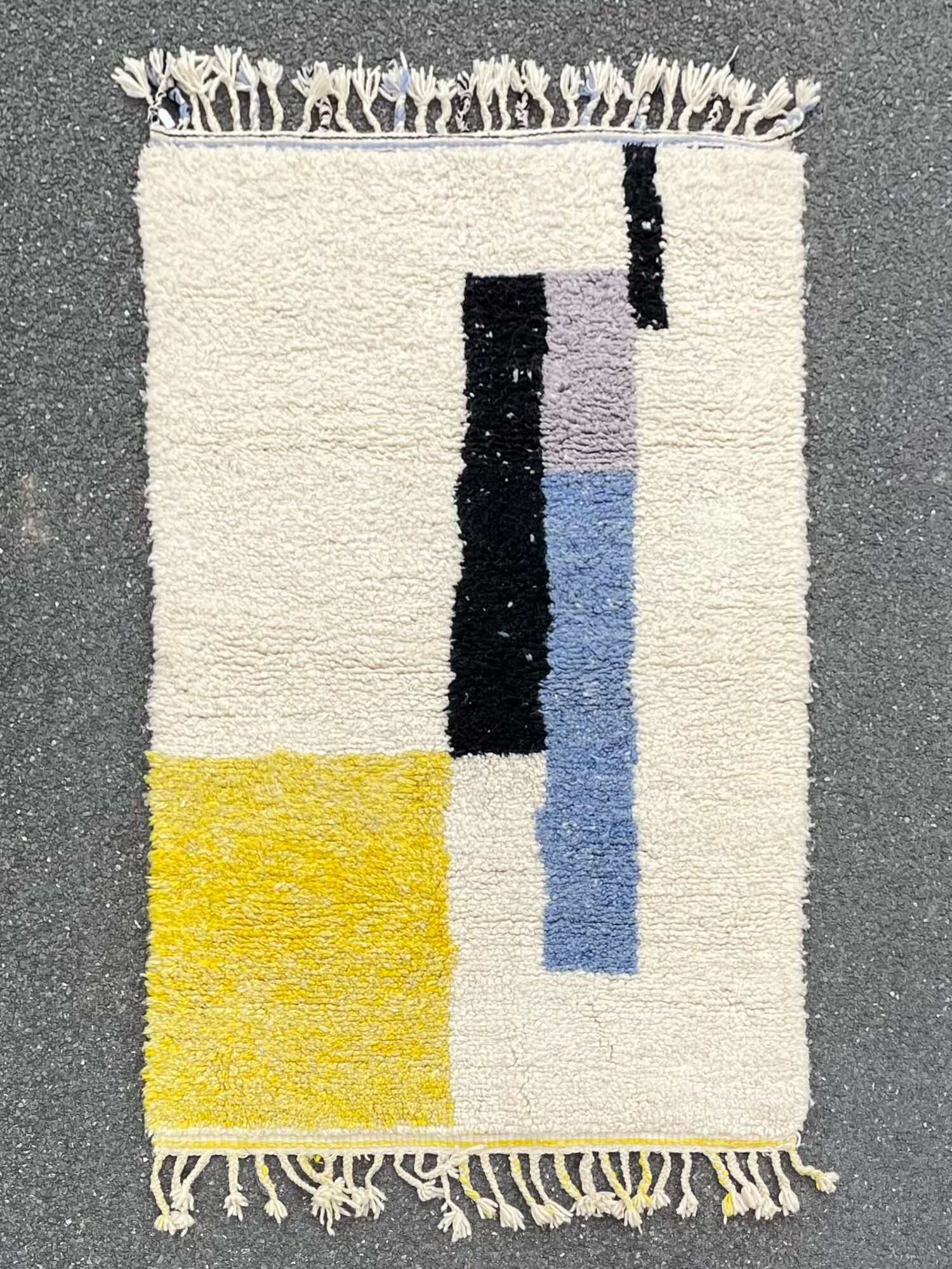 Berbere beni ouarain abstract wool rug 120 x 200 cm