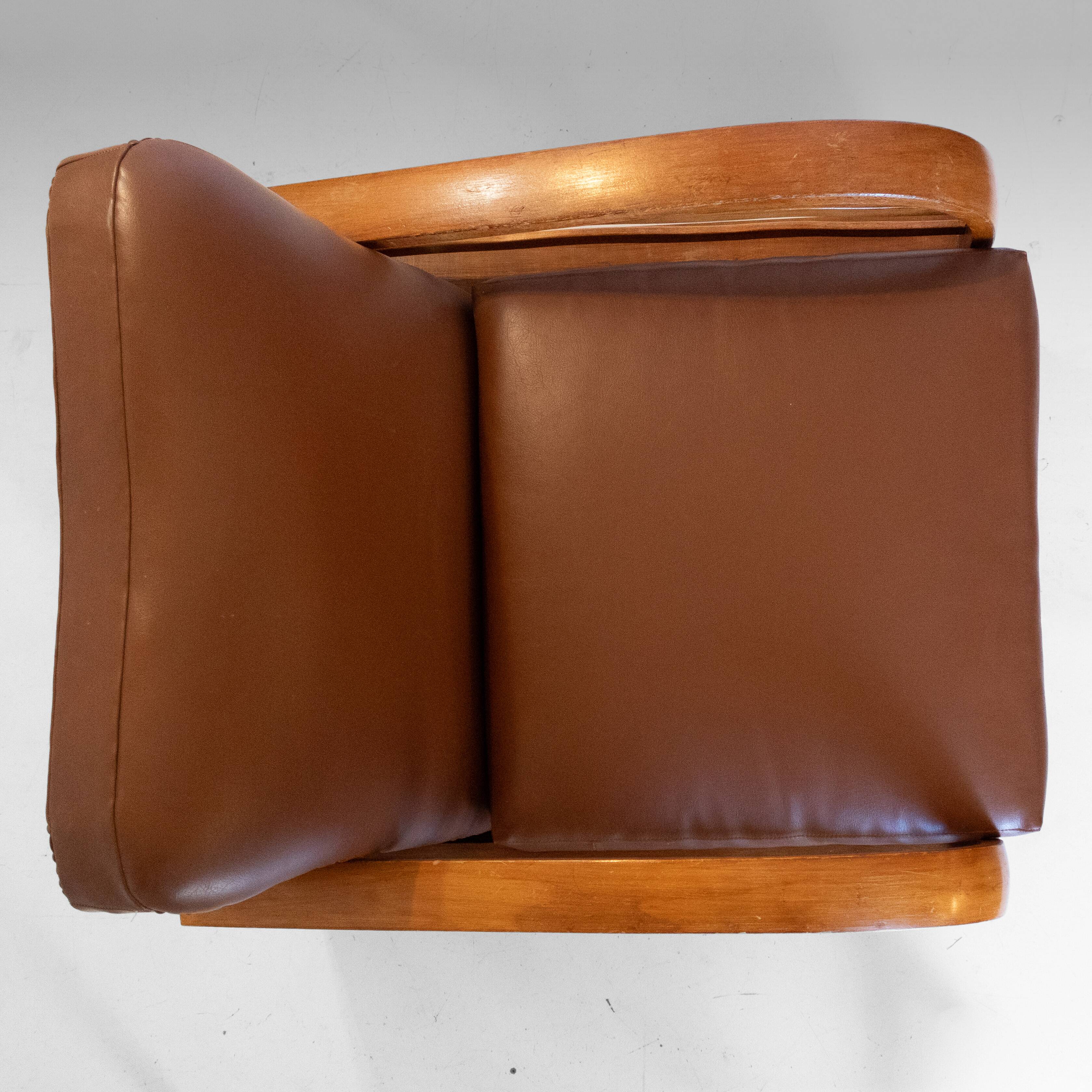 Fauteuil convertible Art Déco italien en éco-cuir marron.