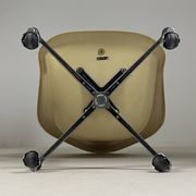 Fauteuil en fibre de verre par Charles Eames pour Herman Miller, 1960