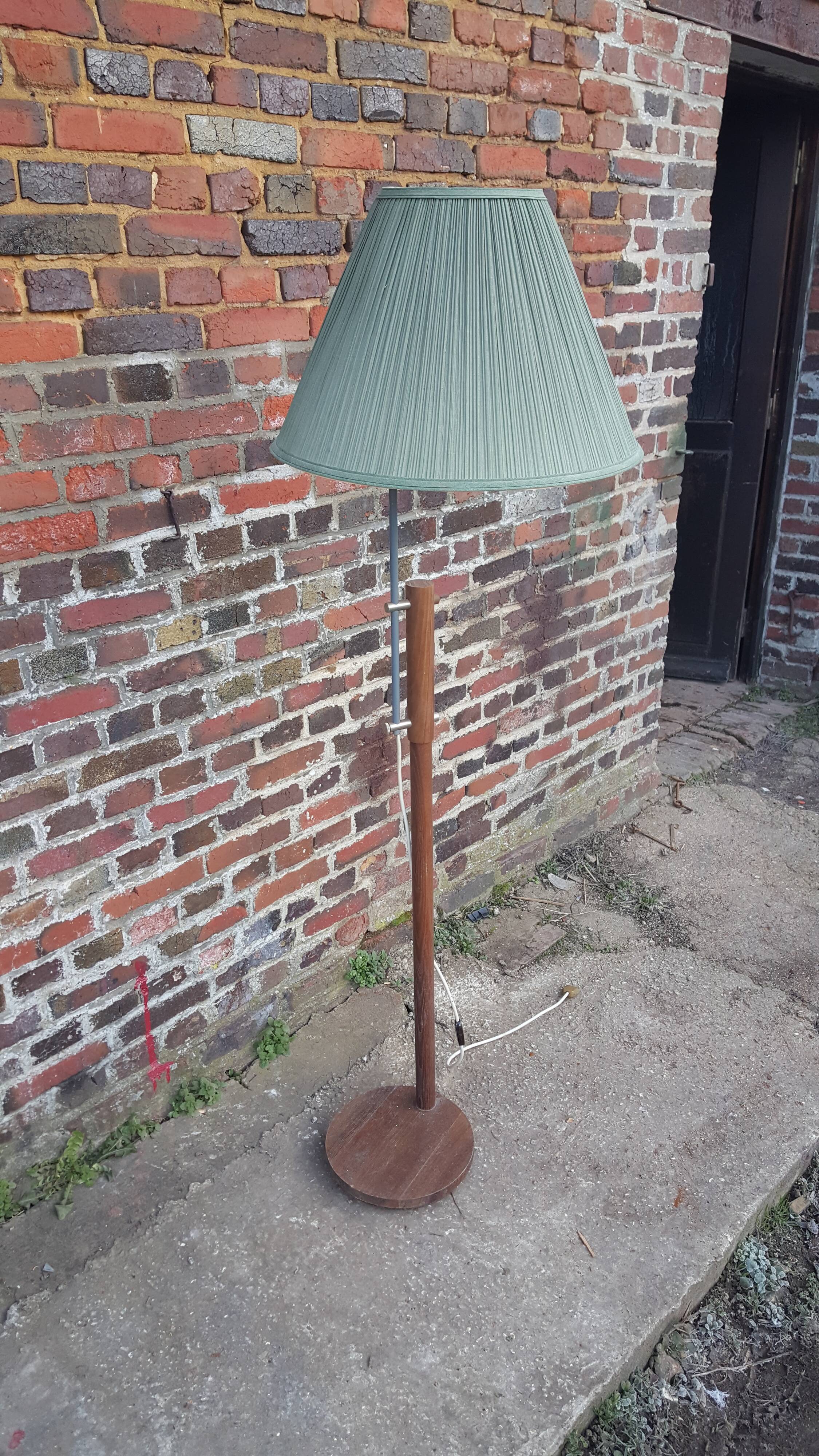 Lampadaire 1950 en bois naturel et metal