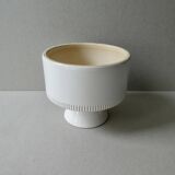 Coupe sur piédouche en céramique blanche