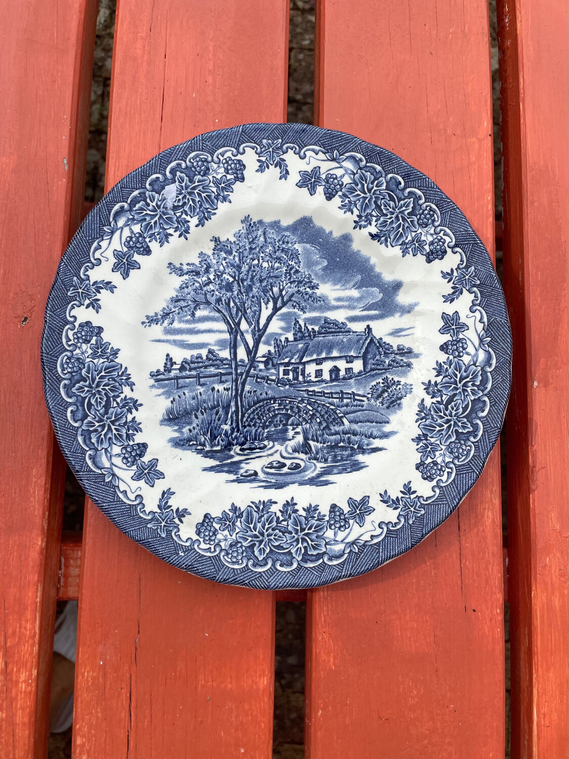 Dessert plate, in Churchill's English blue earthenware
