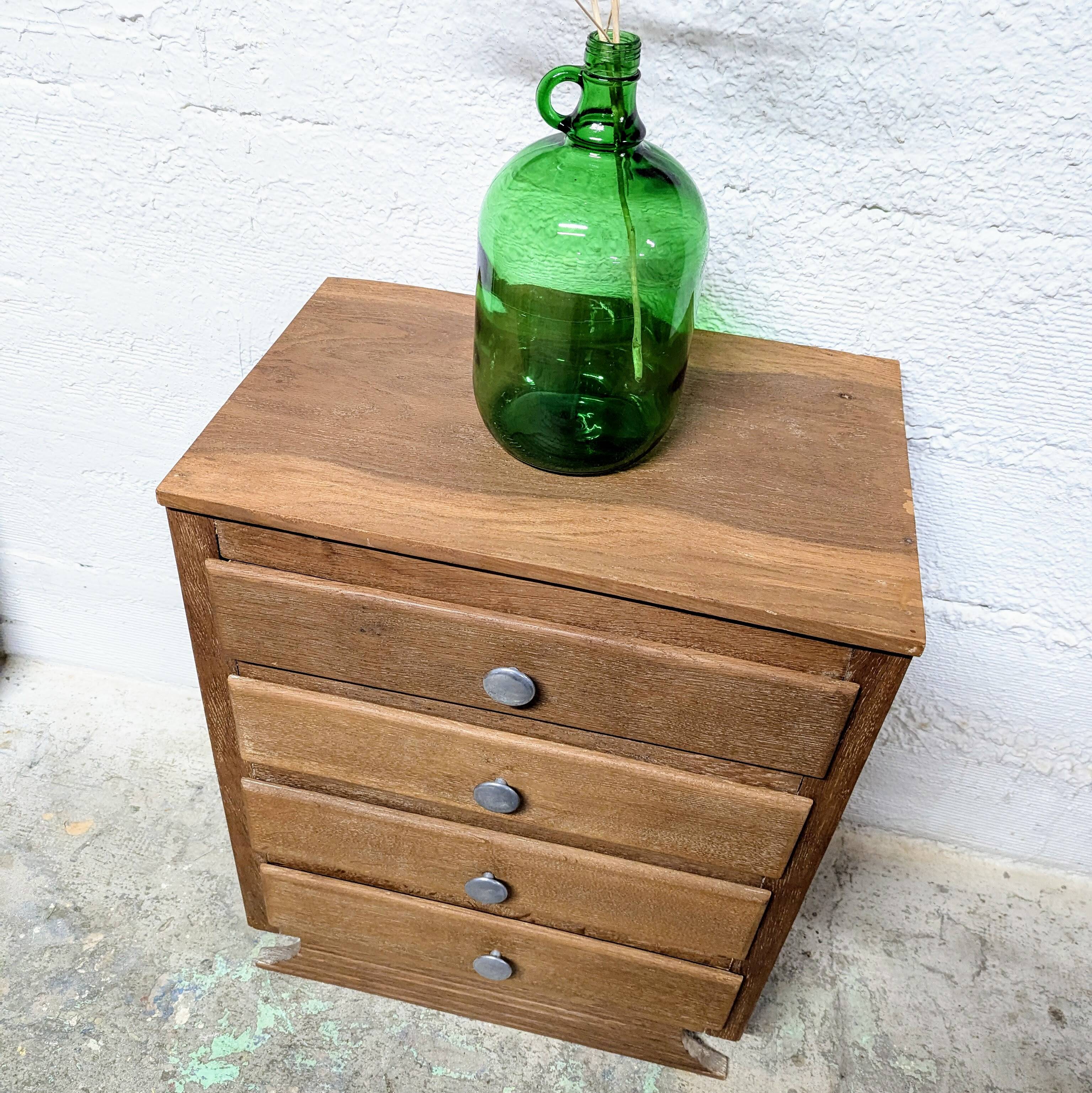 Small chest of drawers with 4 drawers