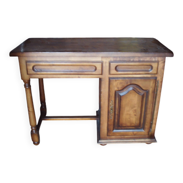Antique desk style
