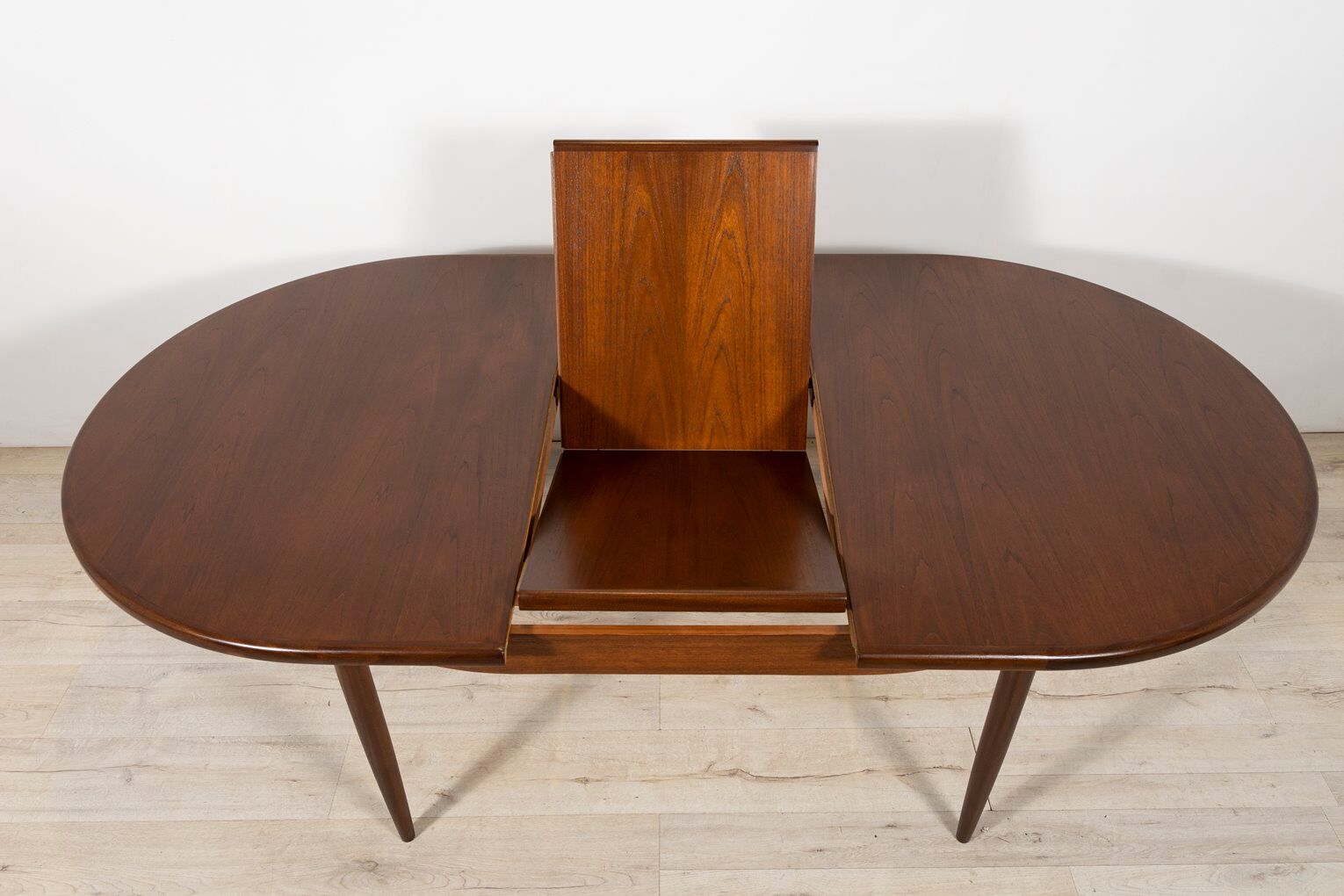 Mid-Century Teak Oval Dining Table from G-Plan, 1960s