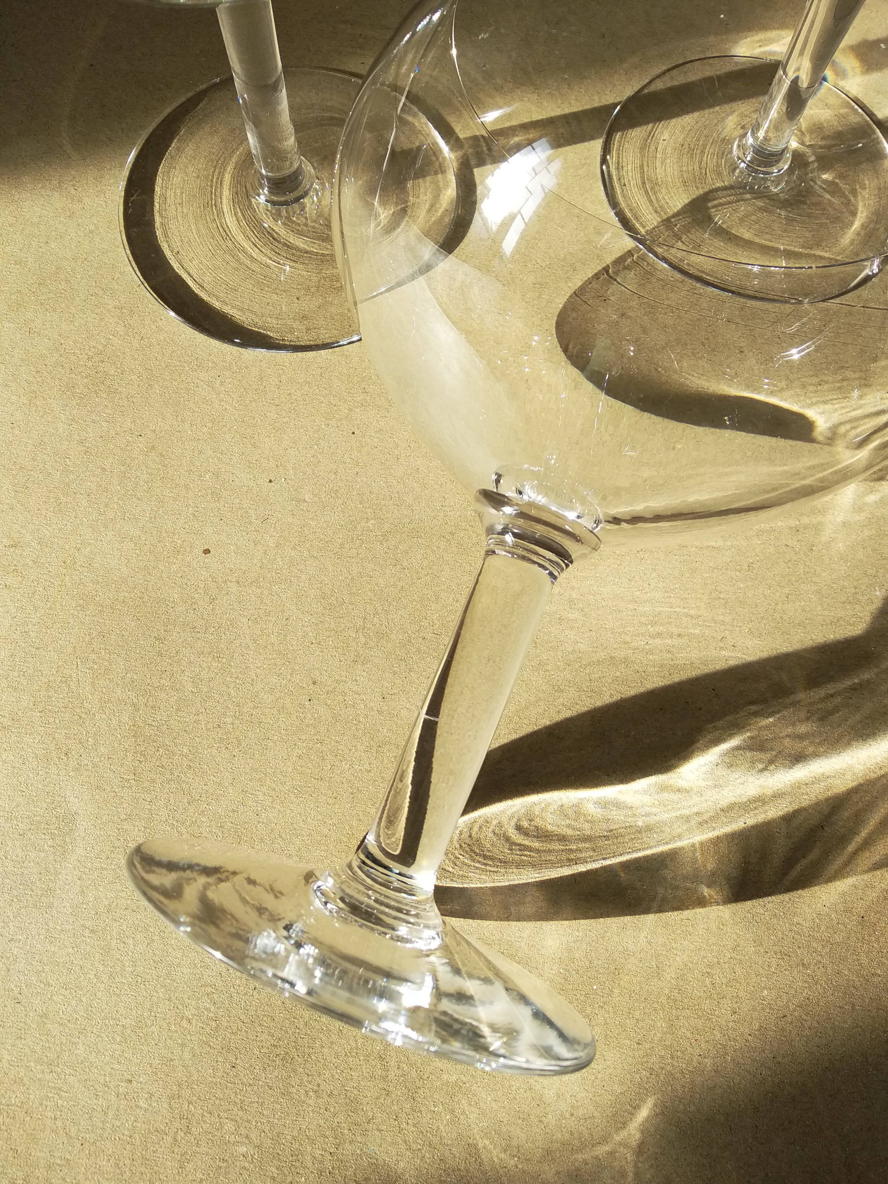 Set of 7 large crystal glasses for wine or cocktail tasting