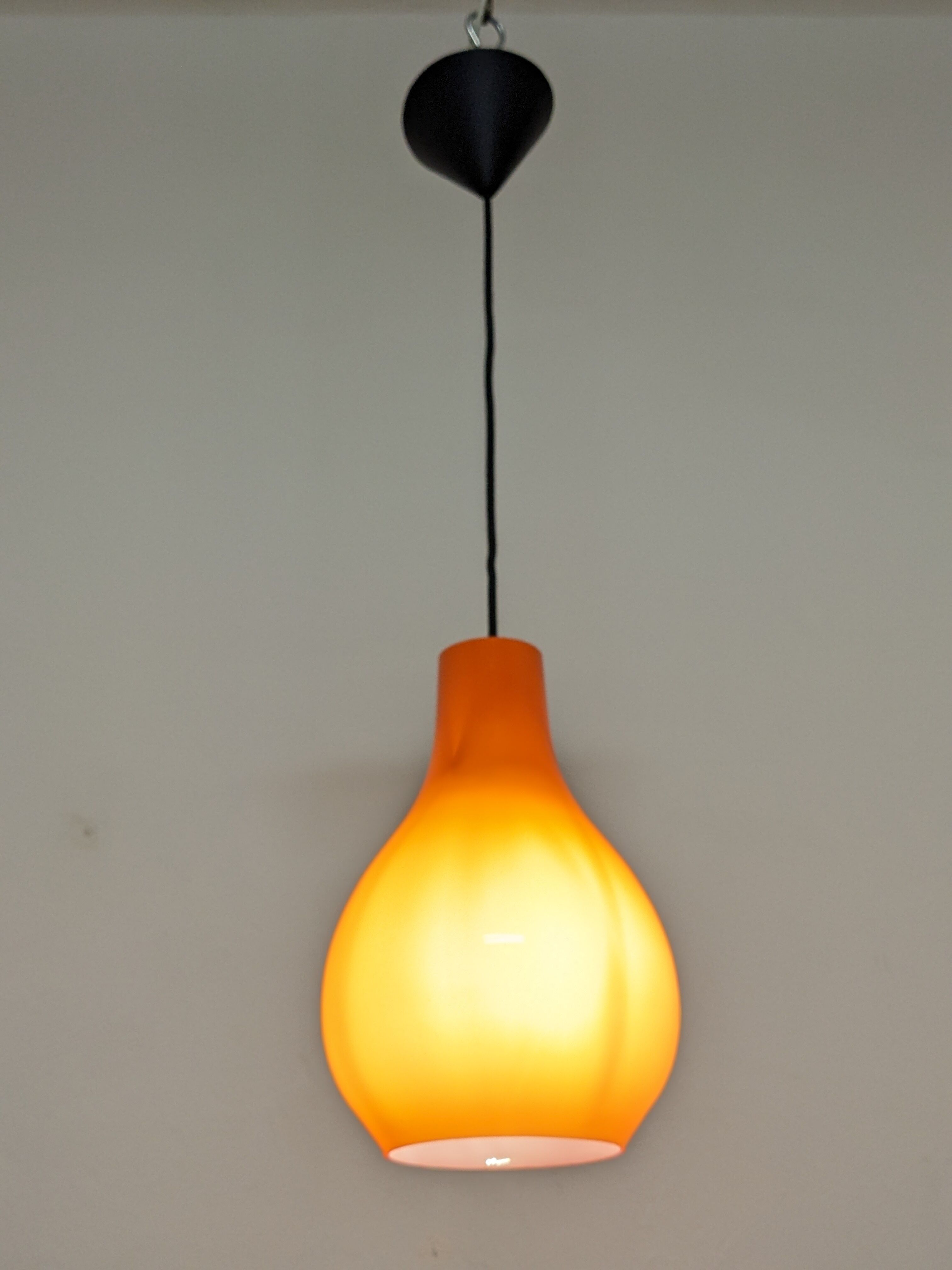 Suspension drop of water in opaline of the 60s 70s