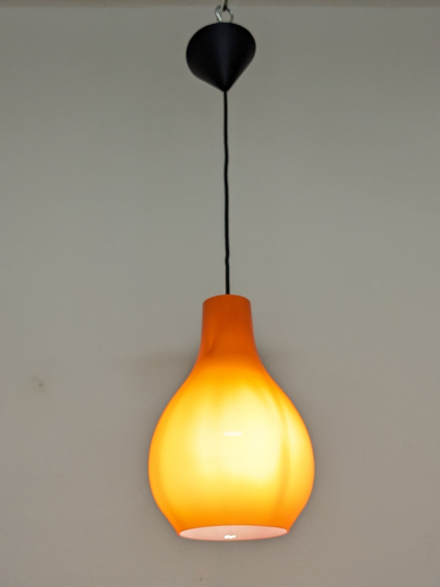 Suspension drop of water in opaline of the 60s 70s