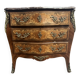 Commode de style Louis XV marquetées toutes faces XX siècle