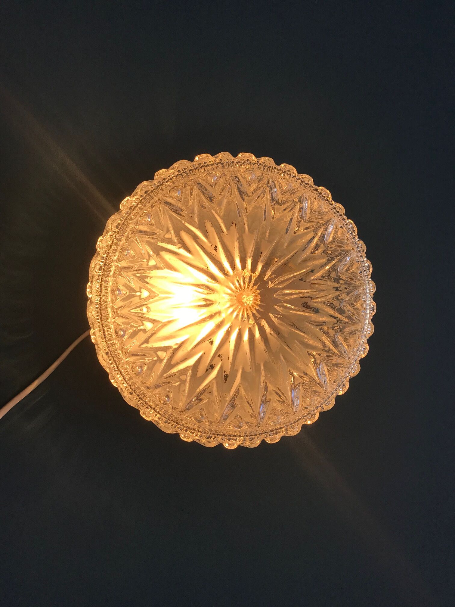 Round ceiling lamp made of molded glass