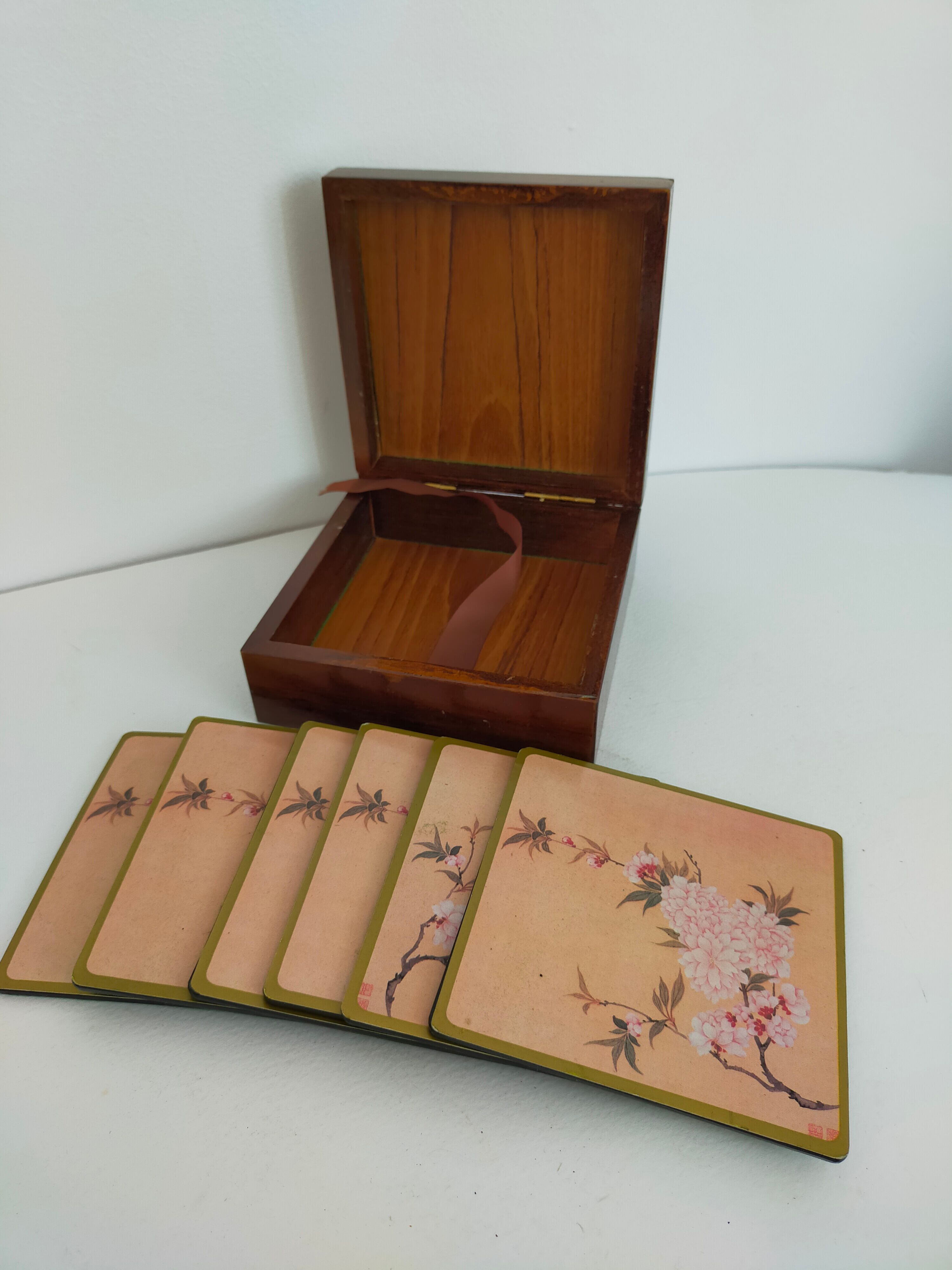 Asian wooden coaster in box