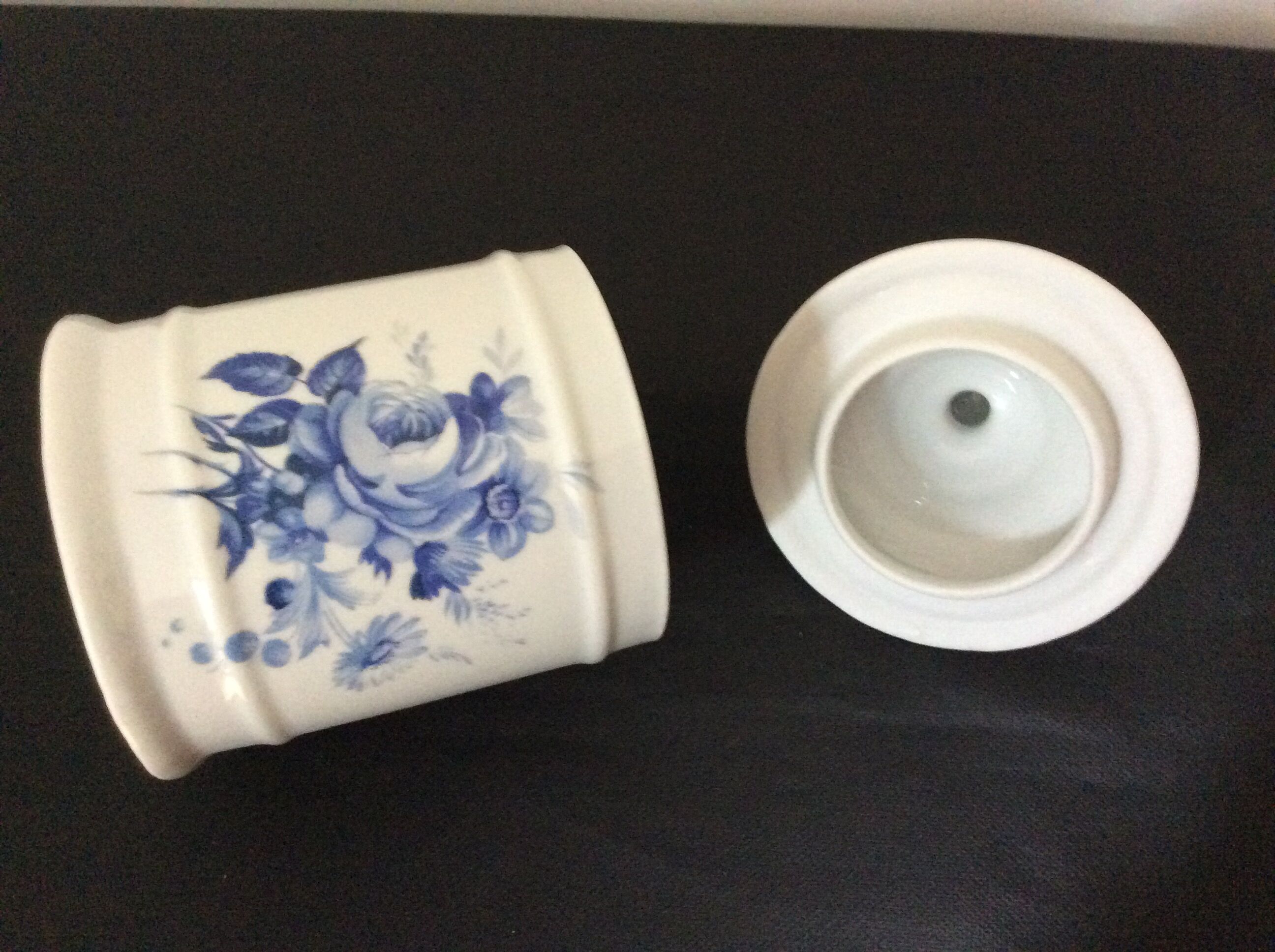 Pot with porcelain lid of the Lys Royal Limoges