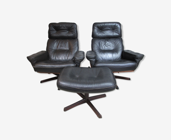Paire de fauteuils et repose-pieds, Göte Möbel, Suède, années 1960
