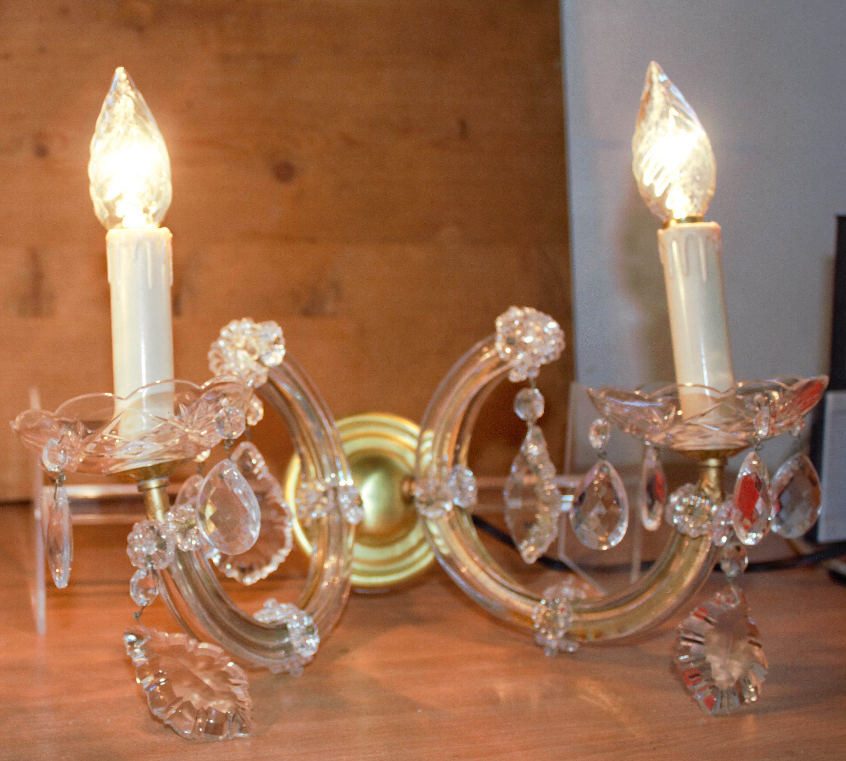 Old set of 2 Marie Thérése lamps with tassels