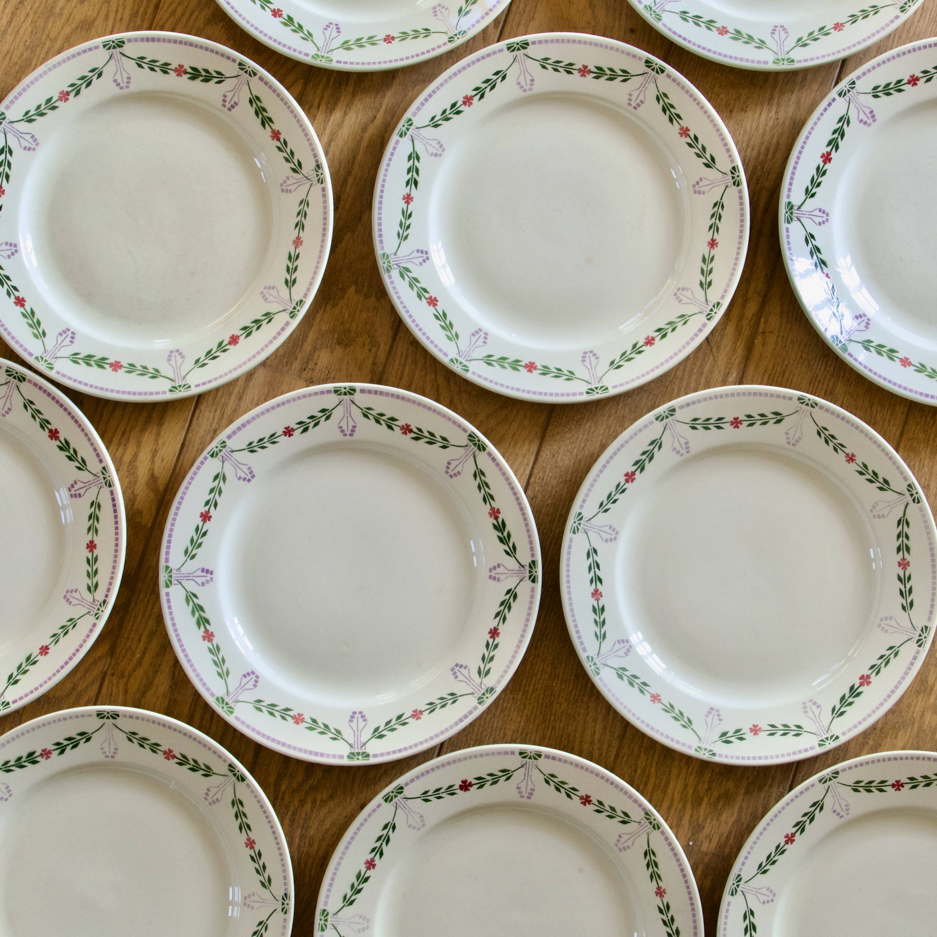 Christmas dinner plates from 1920 by Emile Bourgeois, Drouot Paris