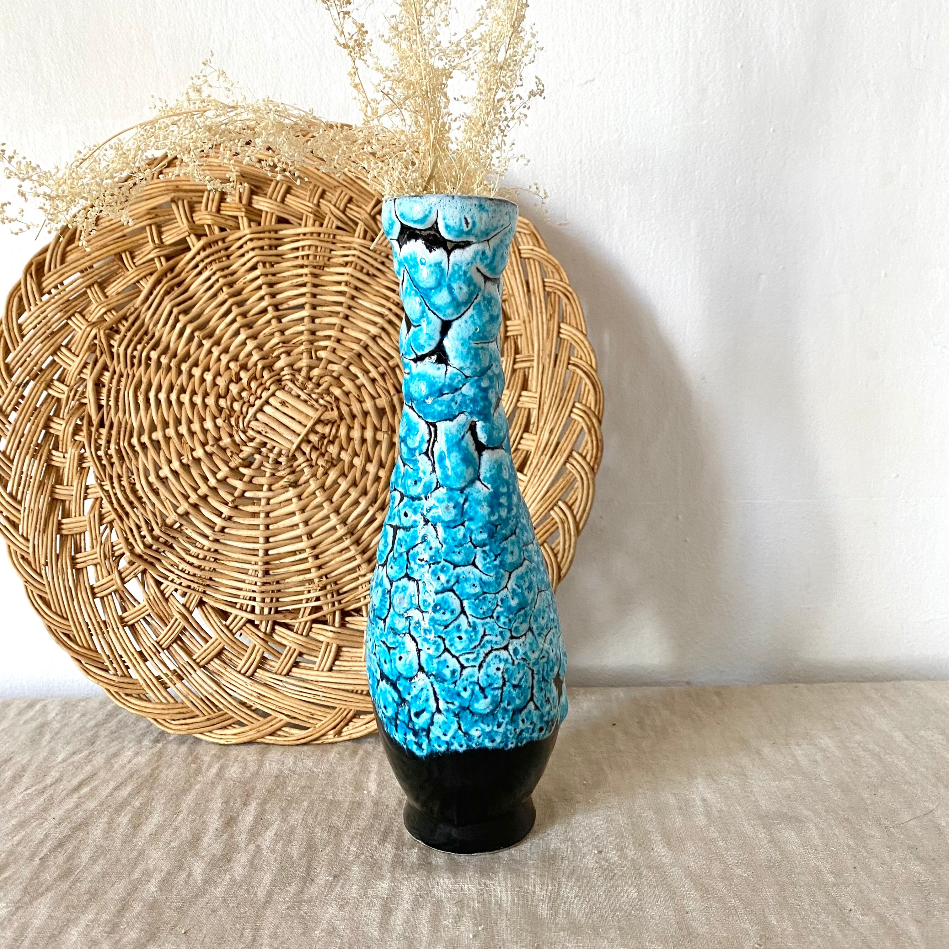 70s single-flower vase