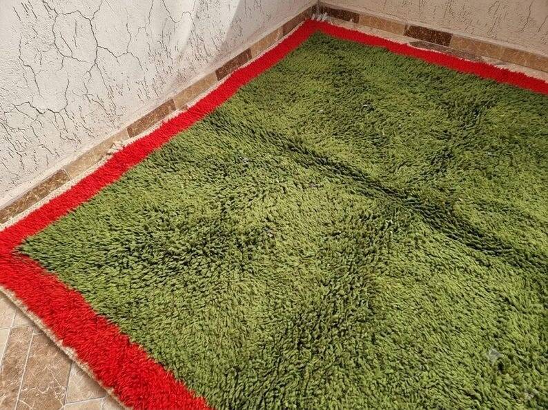 Moroccan Berber rug in green and red 300x200 cm – handmade rug