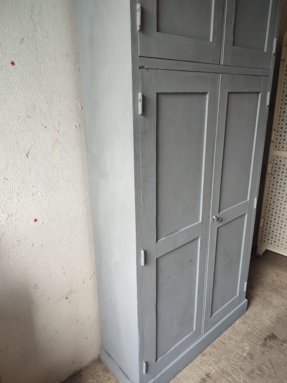 Armoire parisienne