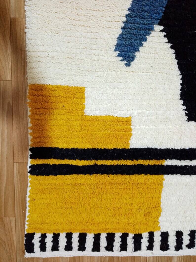 Traditional handmade Beni Ouarine rug 250cmx150cm