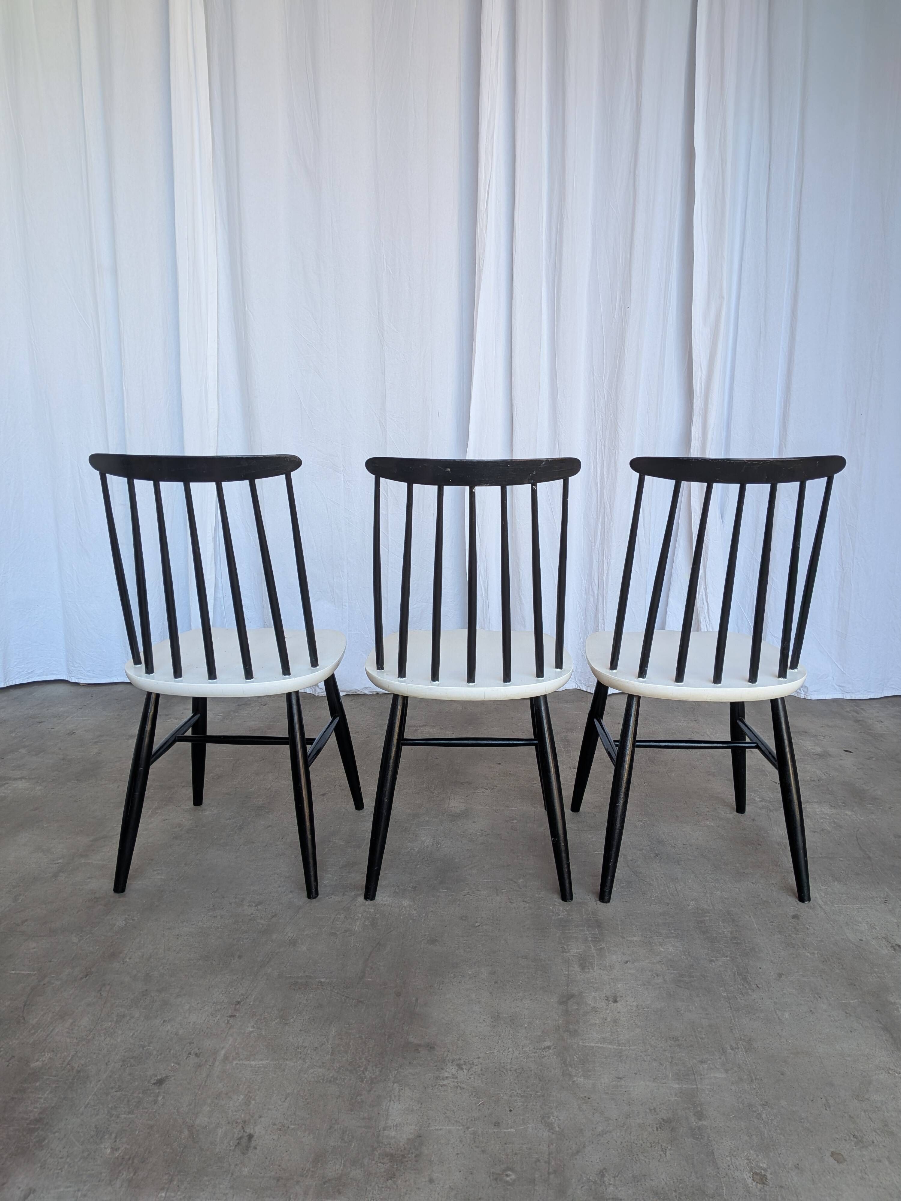 Ensemble de 3 chaises de salle à manger vintage noir et blanc, style Ilmari Tapiovaara, scandinave.