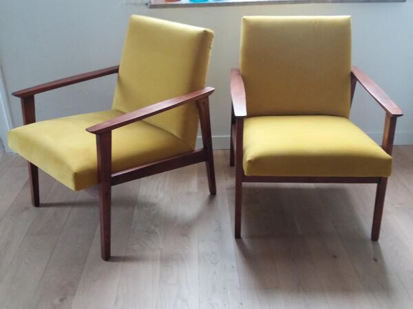 Paire de fauteuils restaurés - velours jaune