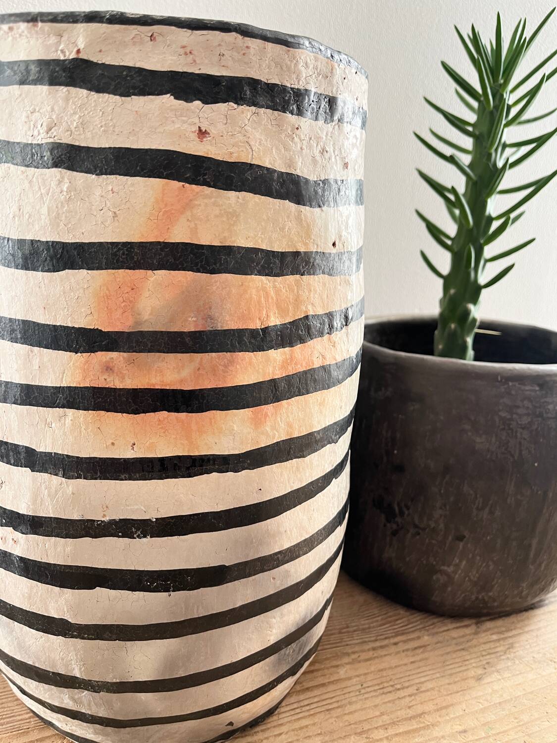 Sejnane terracotta vase