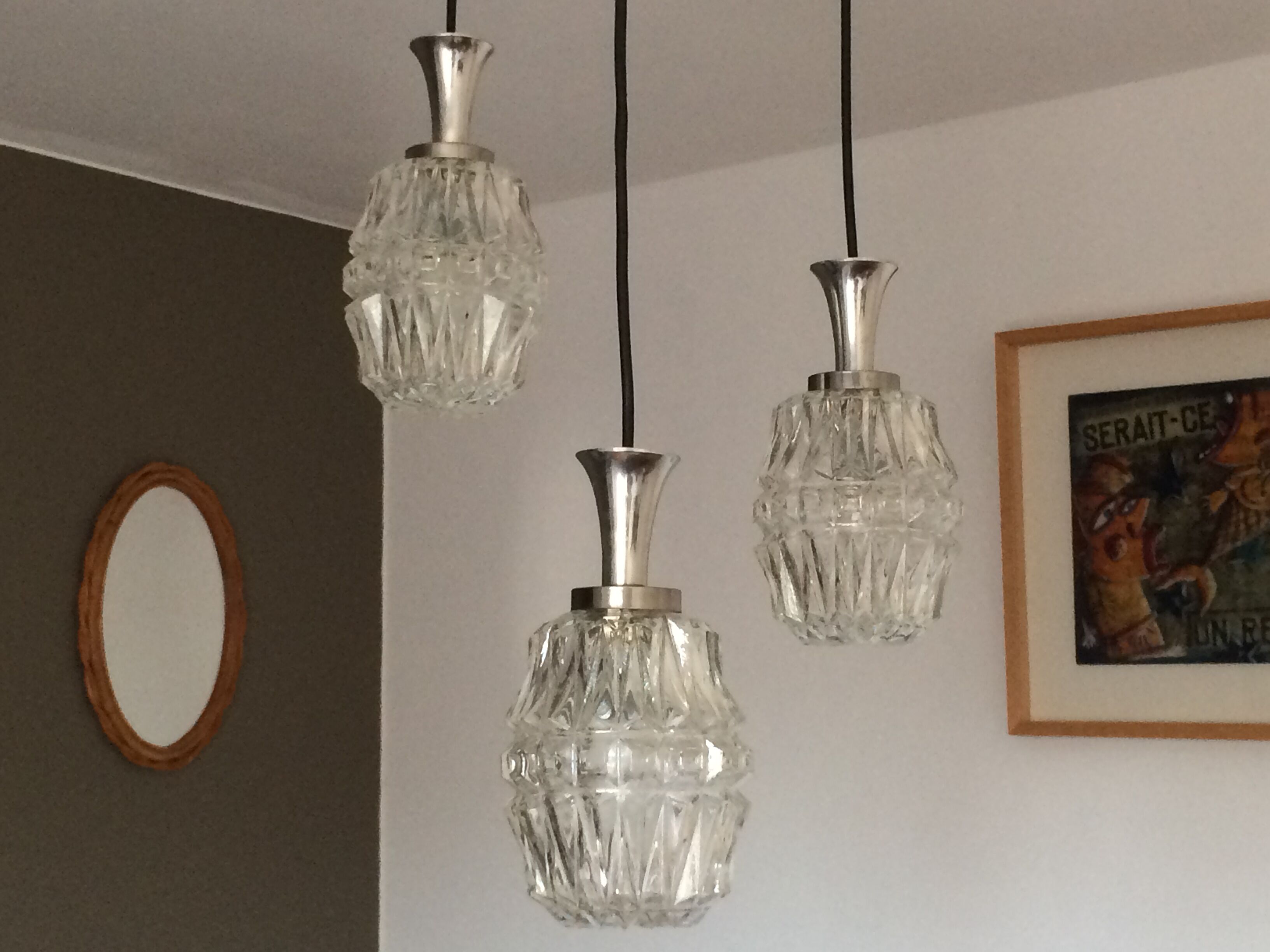 Suspension cascade acier et 3 globes en verre ciselé 1970
