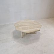 Table basse octogonale italienne en travertin, années 1980.
