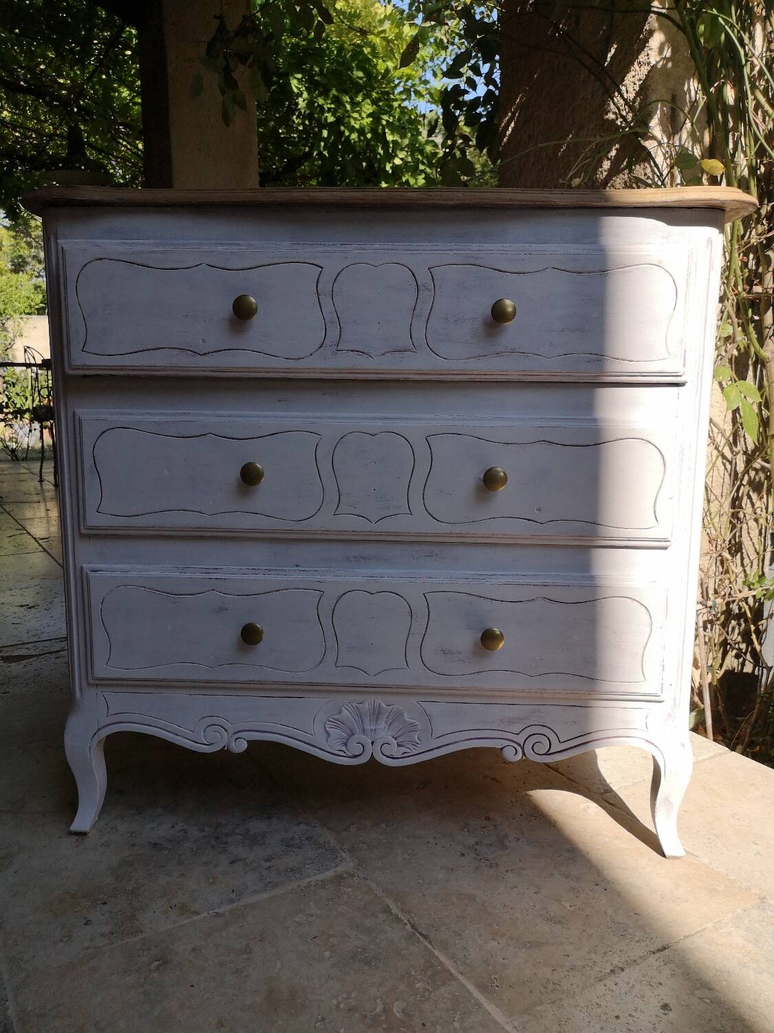 Antique chest of drawers