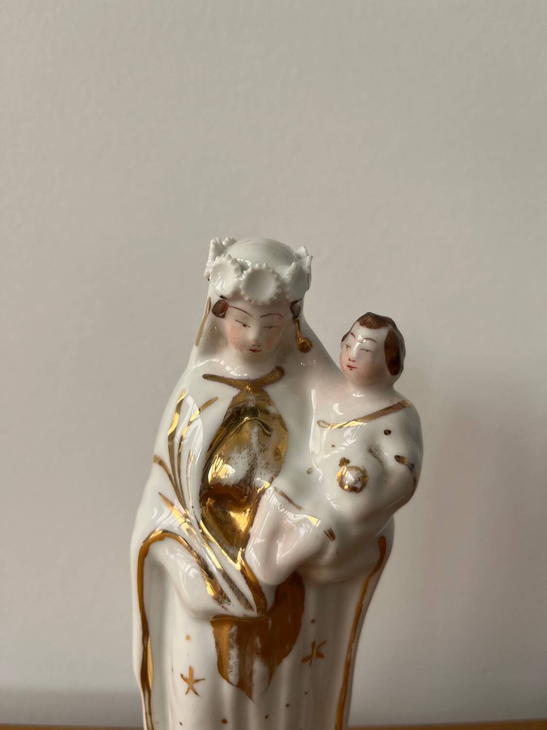 Virgin with Child in porcelain, 19th century
