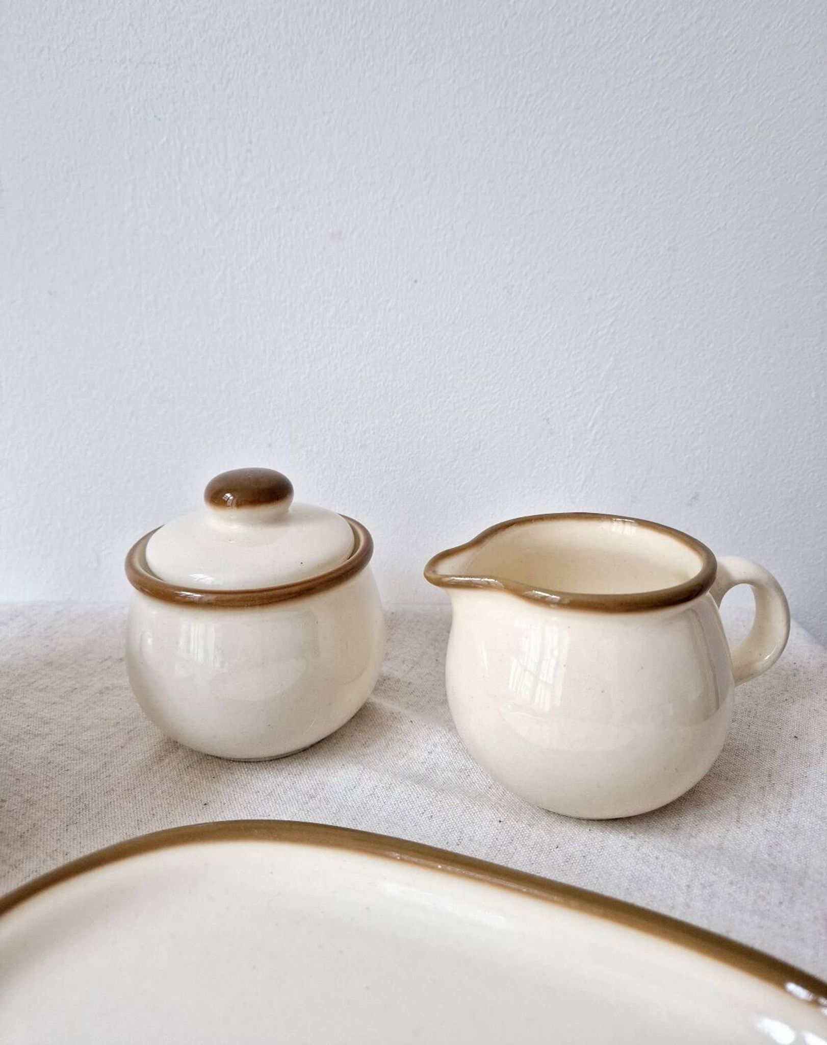 2 coffee cups, pot and sugar bowl Torgau, 1970