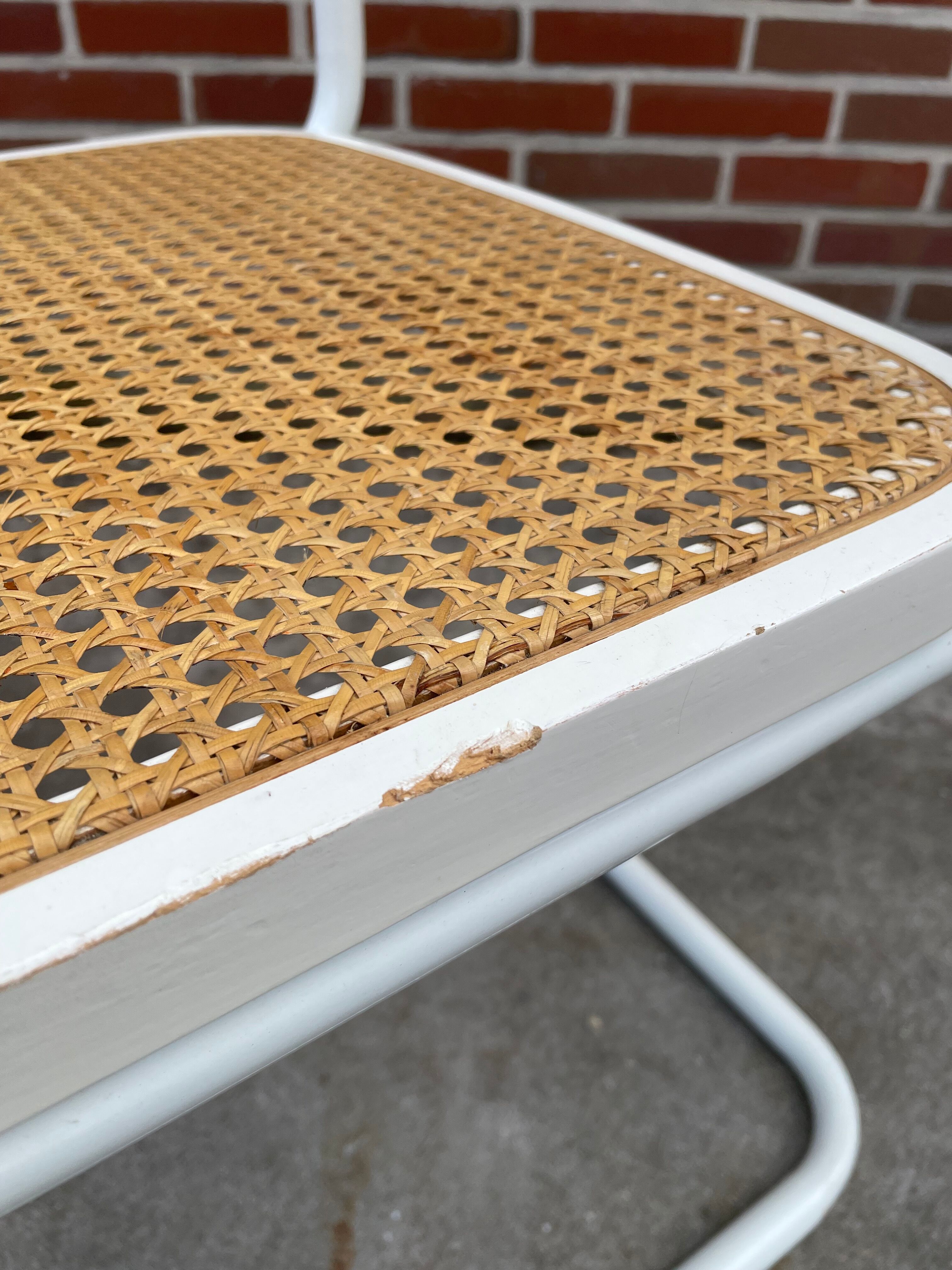 Set of 4 Cesca b32 model chairs in white