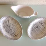 Two raviers and a white and grey cermal sauciere