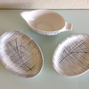 Two raviers and a white and grey cermal sauciere