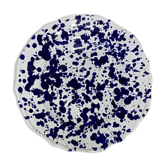 Blue dots plate