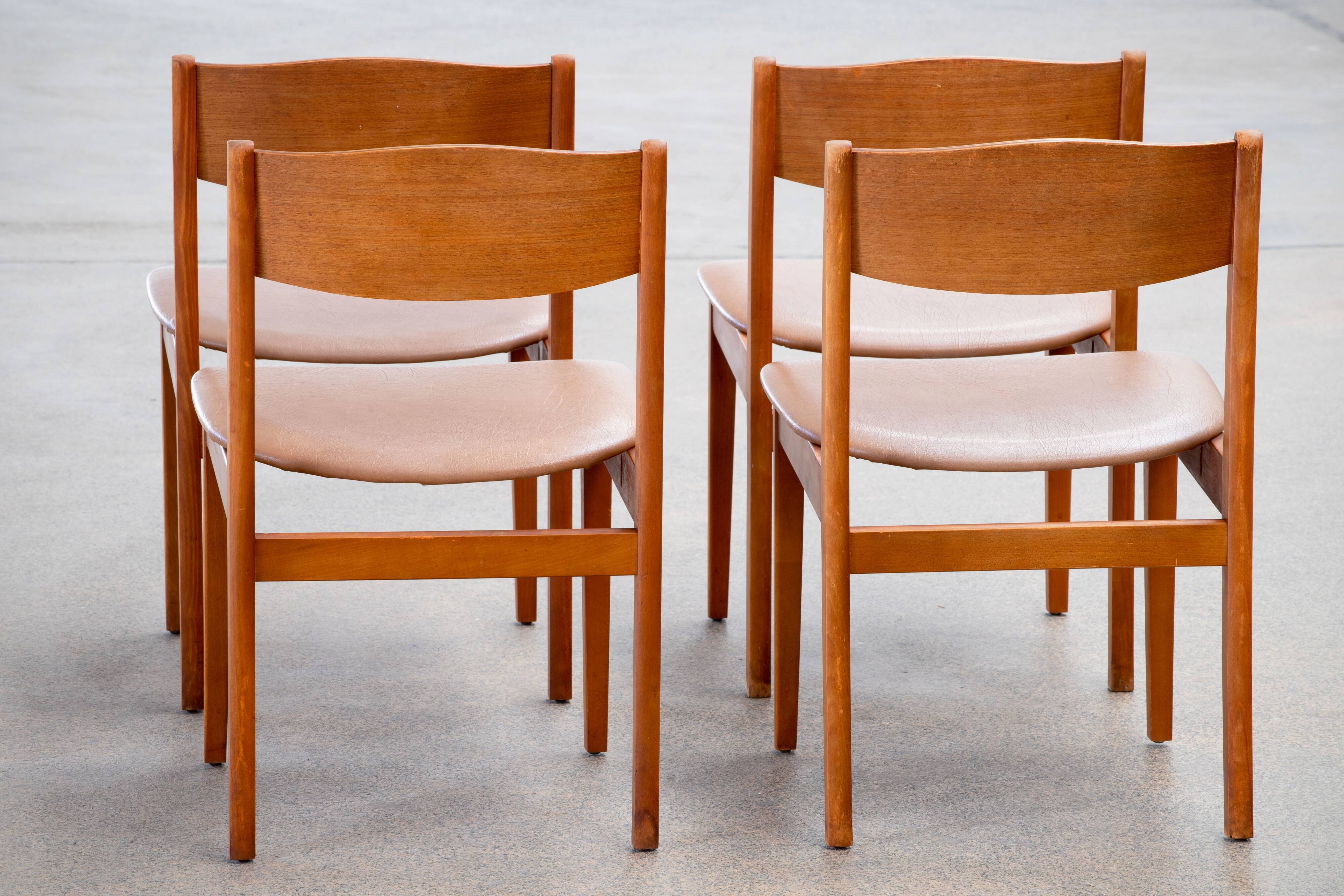 Série de 4 chaises scandinaves vintage 1960